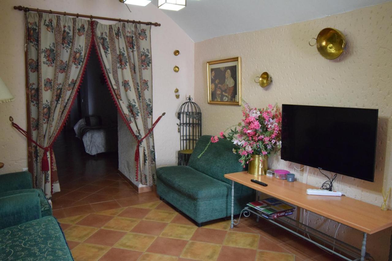 Apartamentos Horno Y Casa De Dulce Purullena Exterior photo